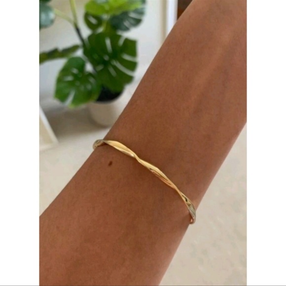 Anthropologie Minimalist Gold Bangle Cuff Bracelet - Picture 1 of 1